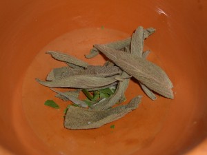 Sage & Bay leaf pestle
