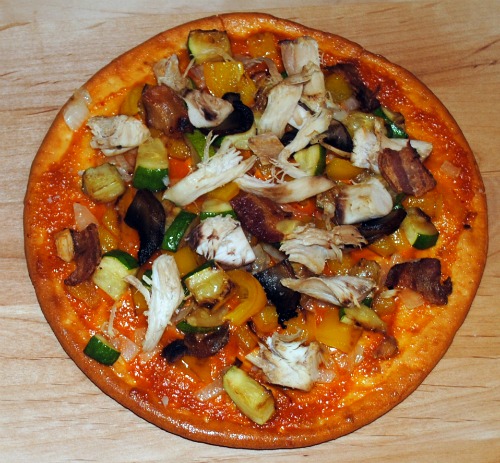 Majestic Garlic Chicken and Vegetable Pizza Recipe